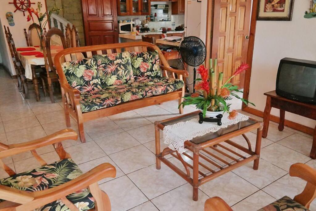 Lulu Beach Hotel Pulau Corn Luaran gambar