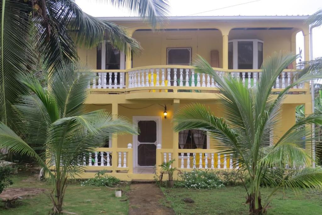 Lulu Beach Hotel Pulau Corn Luaran gambar