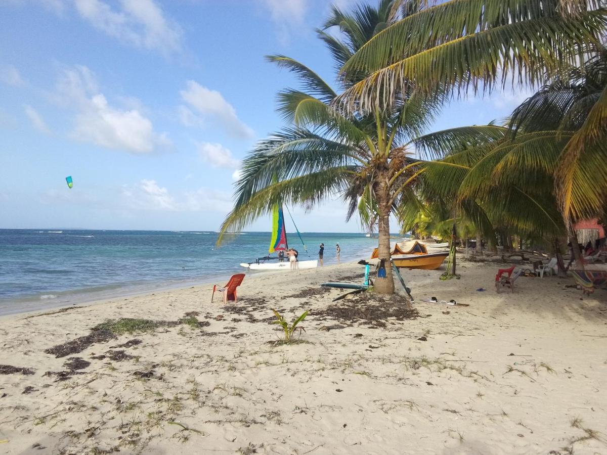 Lulu Beach Hotel Pulau Corn Luaran gambar
